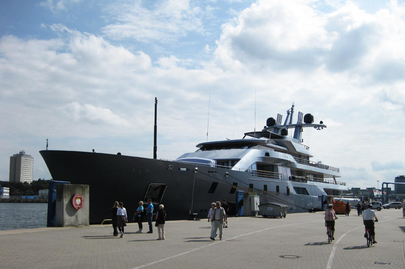 Yacht_Pacific_in_Kiel