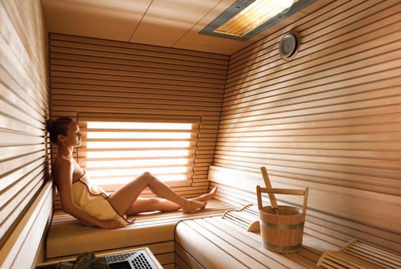 Motor Yacht Quinta Essentia -  Relaxing in the Sauna
