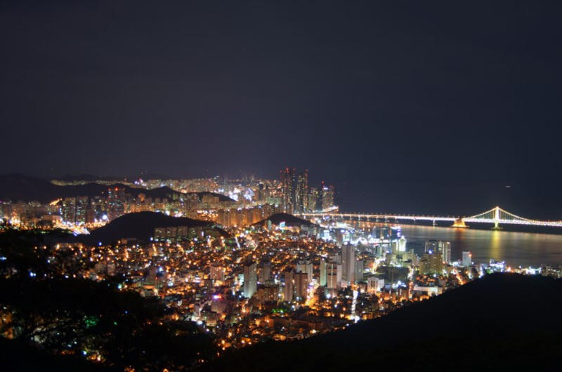 Night_view_of_Busan-city