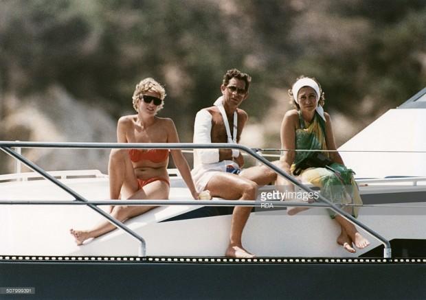 Принц Чарльз и принцесса Диана на яхте "Британия"