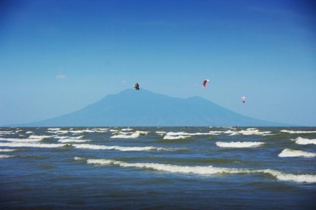 Best-Latin-America-kitesurfing-spots-Nicaragua-Cardenas-Ometepe